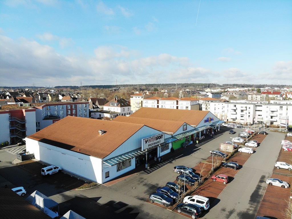 Fachmarktzentrum Schuh Siemes, Fressnapf, Intersport in Rödermark - vermittelt von GAUKEL Gewerbeimmobilien
